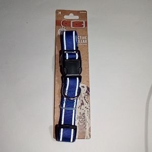 Reflective blue collar size medium